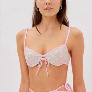 NWOT for love and lemons hydrangea gingham bikini top 12336